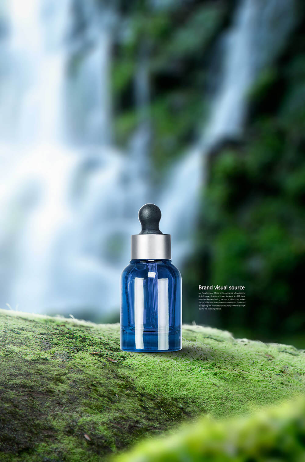 自然背景精华液化妆品品牌视觉海报设计模板