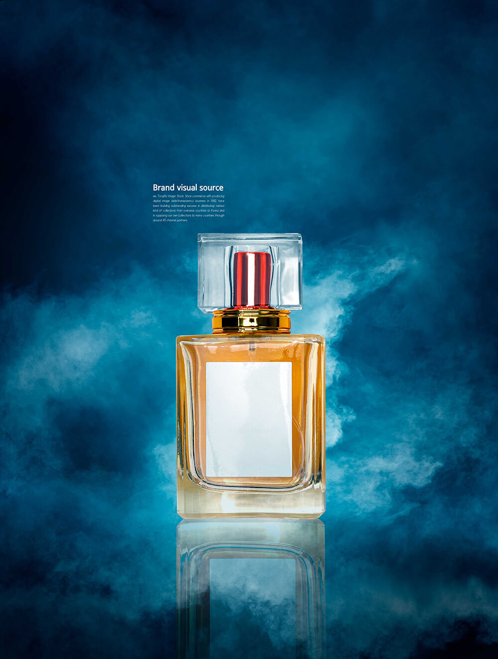 迷雾背景香水化妆品品牌视觉海报设计模板
