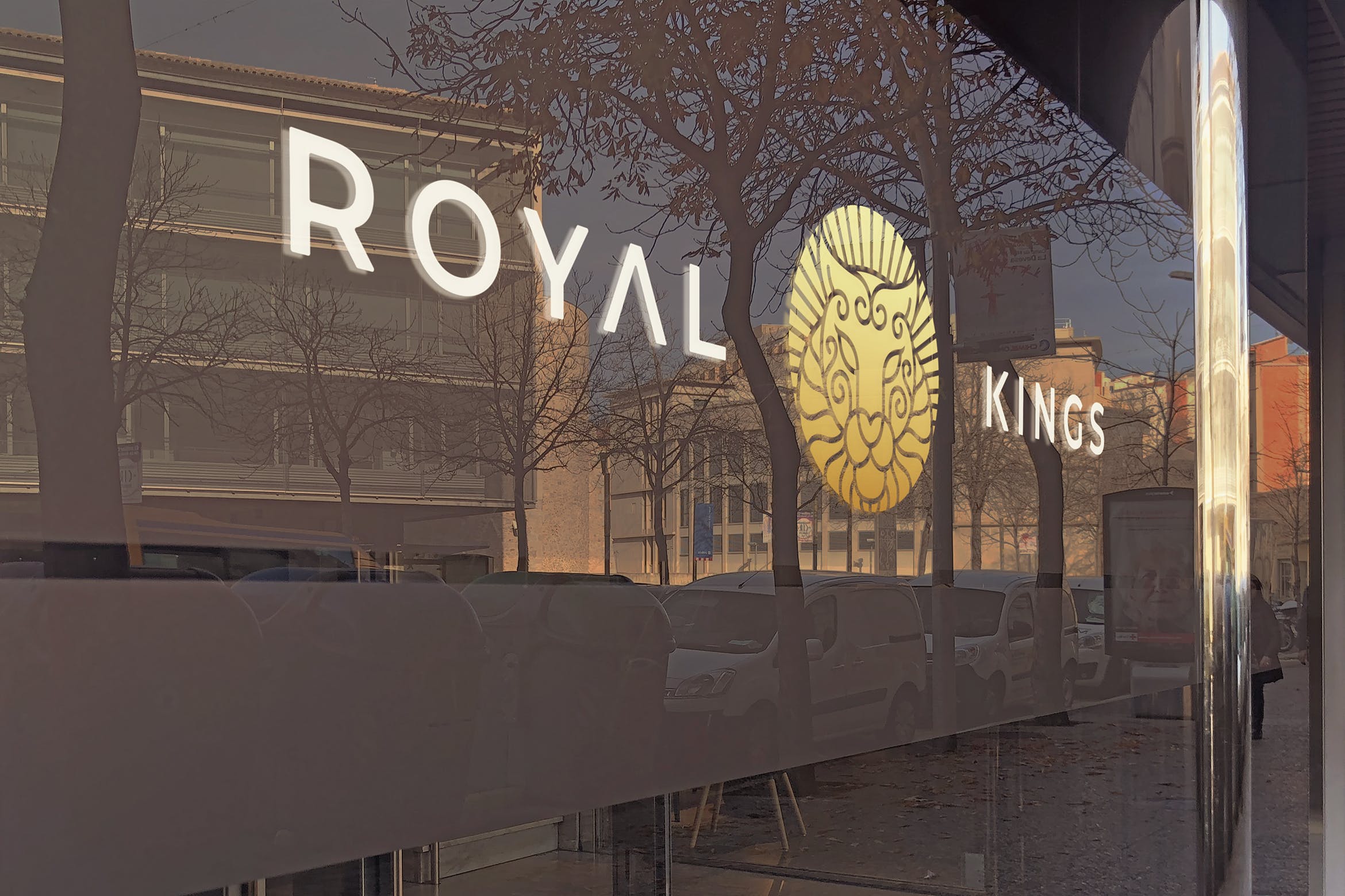 玻璃外墙Logo徽标全景展示效果图样机 Panoramic Glass Logo Mockup