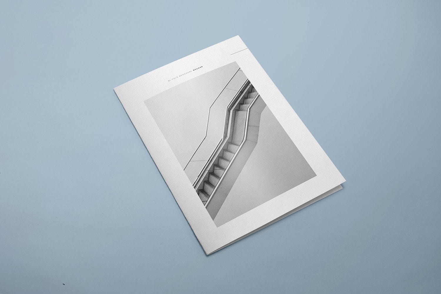 杂志封面效果图展示样机v1 Magazine Cover Mockup