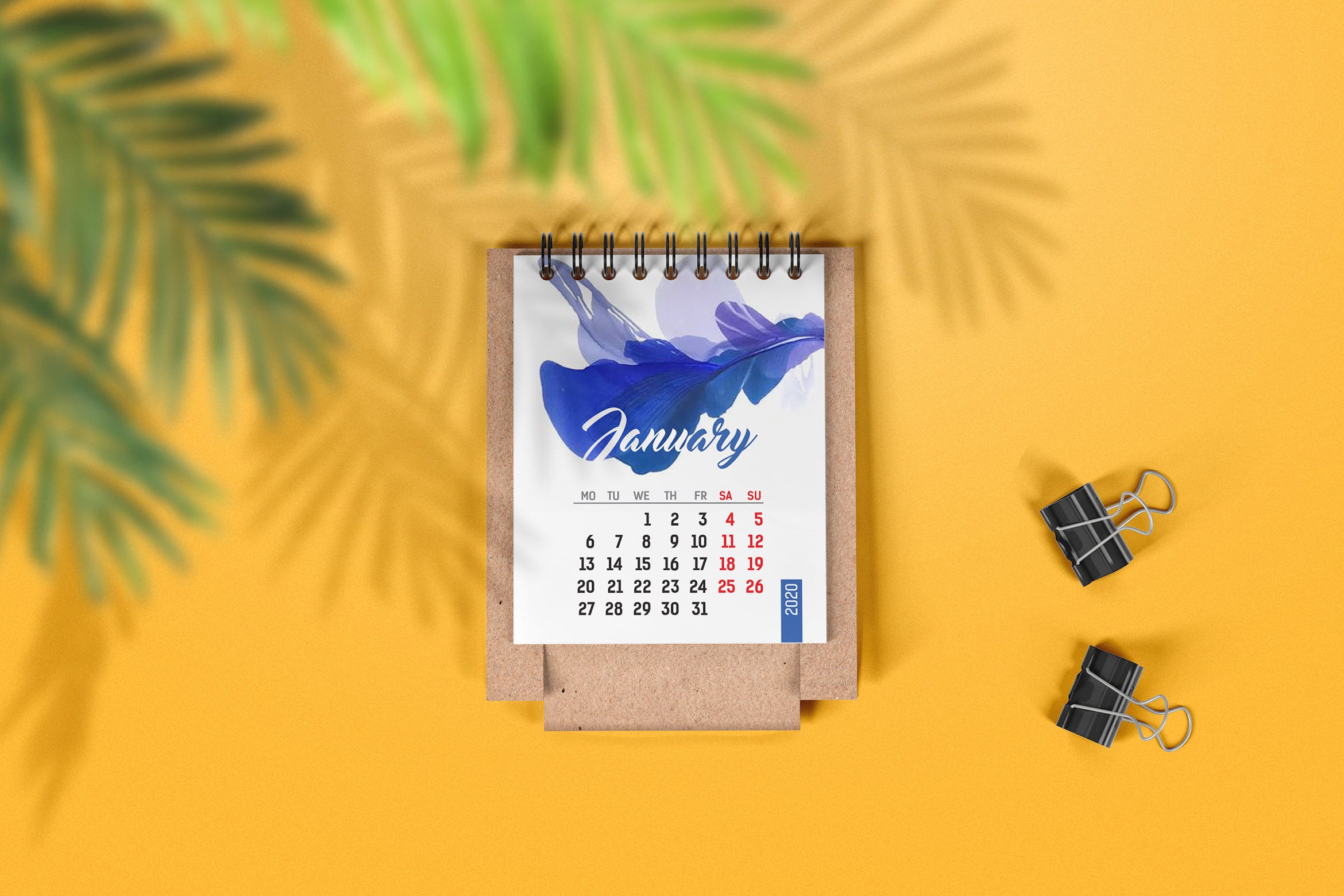 迷你桌面日历设计图样机 Mini Desk Calendar Mockup