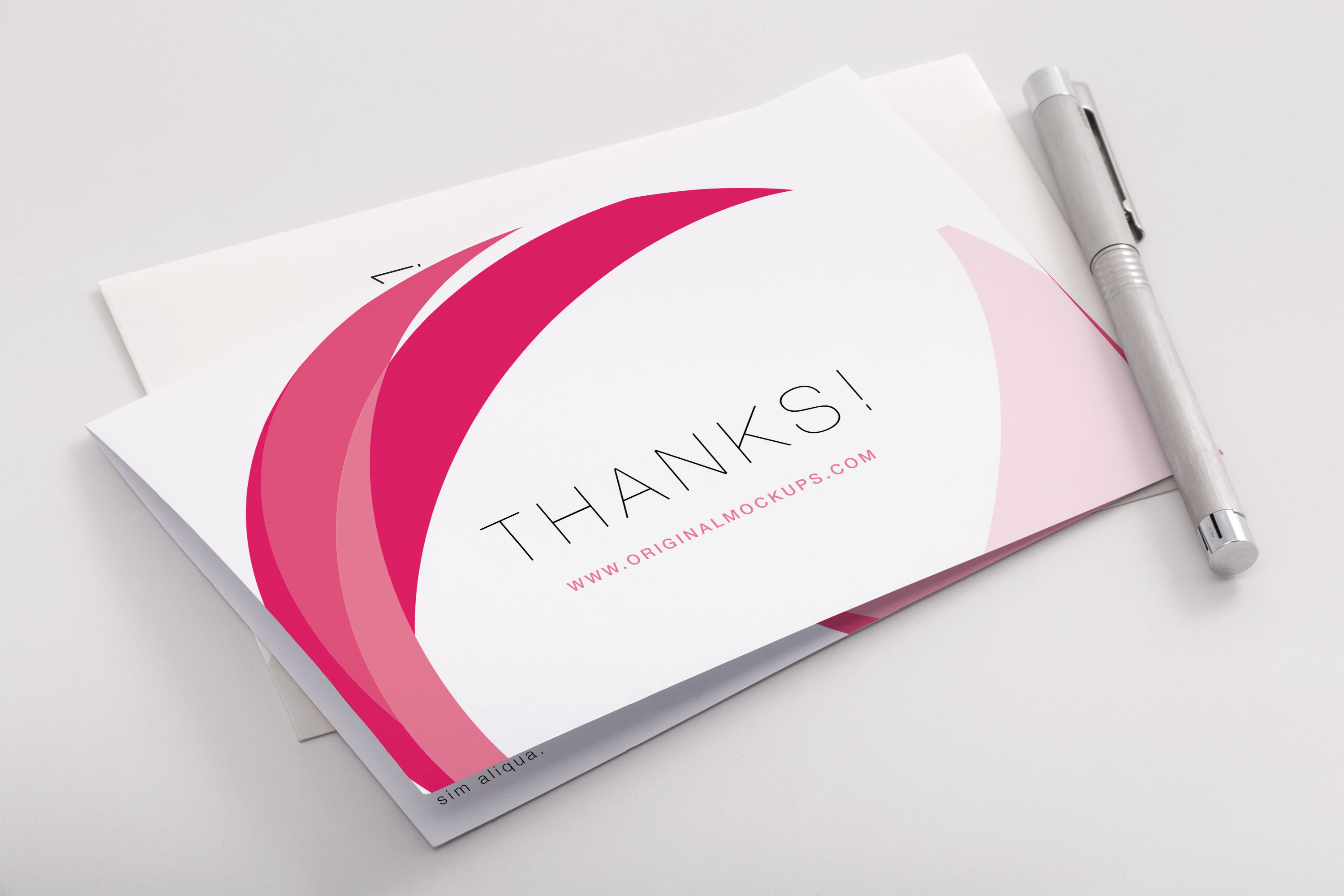 感谢卡感恩卡封面设计预览PSD样机02 Bifold Thank You Card PSD Mockup 02